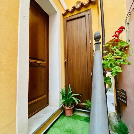 Un Nido Nei Vicoletti Del Centro Guest house Maratea